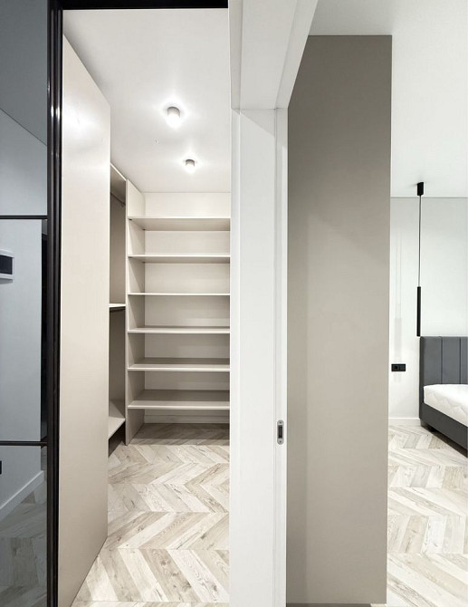 1-кімнатна в ЖК ( На Щасливому ) Є Гардеробна. Ключі в АН. Телефонуйте Rivne - photo 3