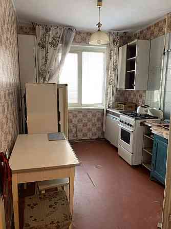 КРЕС. 3 кім.квартира, 7 поверх, не кутова, кухня 9, дві лоджіі. 18000 Кривой Рог