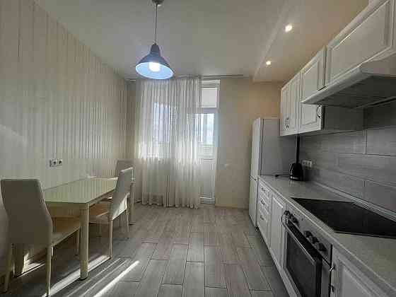 Пчілки 8, продаж квартири. Є генератор. Київ