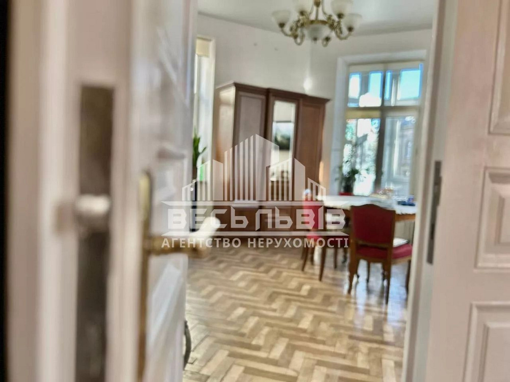 Унікальна 3-кімнатна квартира у серці старого Львова вул. Коновальця Львов - изображение 4