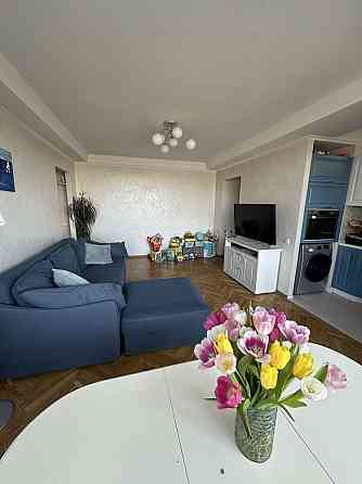 Продам простору, світлу квартиру з новим ремонтом. Всім укомплектована Киев