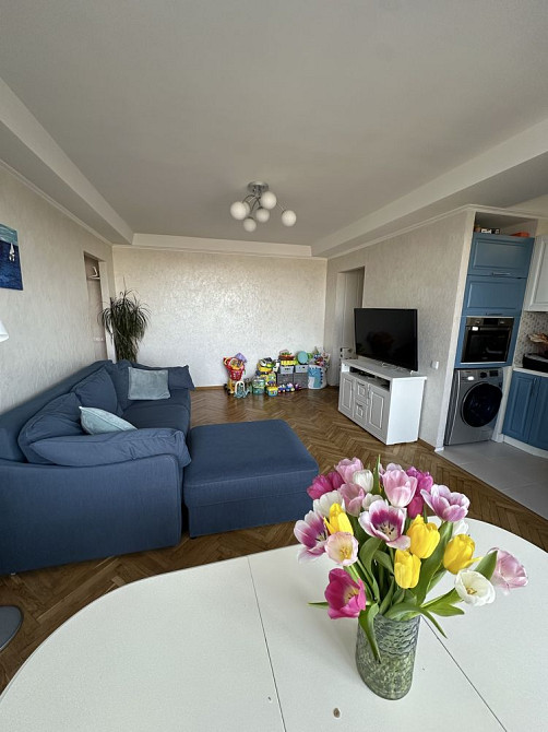 Продам простору, світлу квартиру з новим ремонтом. Всім укомплектована Киев - изображение 2