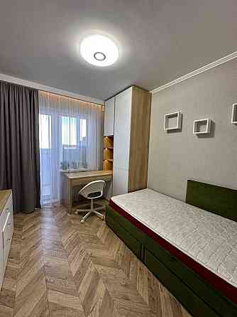 Продам  3-комн. квартиру "СОТОВАЯ" Заболотного/Добровольского/Обл.б-ца Одеса