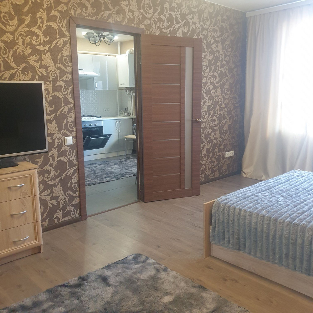 Продаж 1к кв., ВИСТАВКА, з ремонтом, меблі, техніка, Н/Б, закрит.двір. Хмельницкий - изображение 1