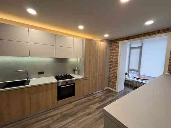 Продам 3к квартиру ЖК Жукоффский Дніпро