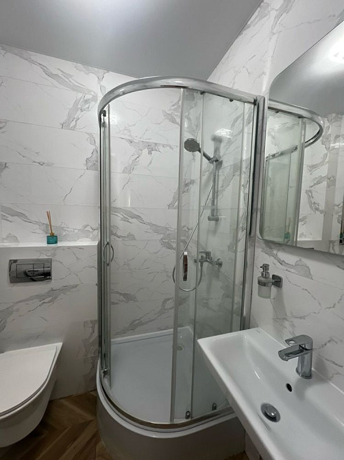 Студія з сучасним ремонтом в будинку бізнес класу Буча - зображення 7