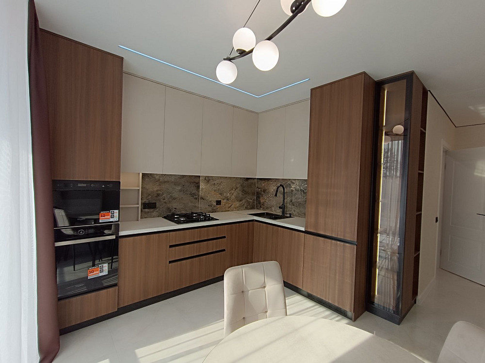 Центр міста 3 поверх ЖК Фемелі Плаза простора сонячна 2х кімнатна Ивано-Франковск - изображение 1