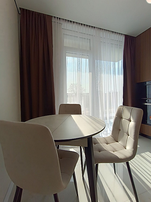 Центр міста 3 поверх ЖК Фемелі Плаза простора сонячна 2х кімнатна Ивано-Франковск - изображение 2