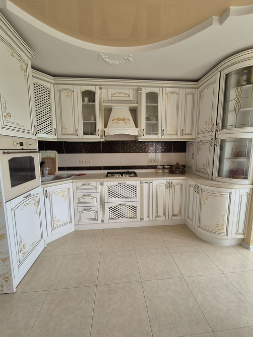 Продам трикімнатну квартиру з ремонтом в класичному стилі у Бучі Буча - изображение 1