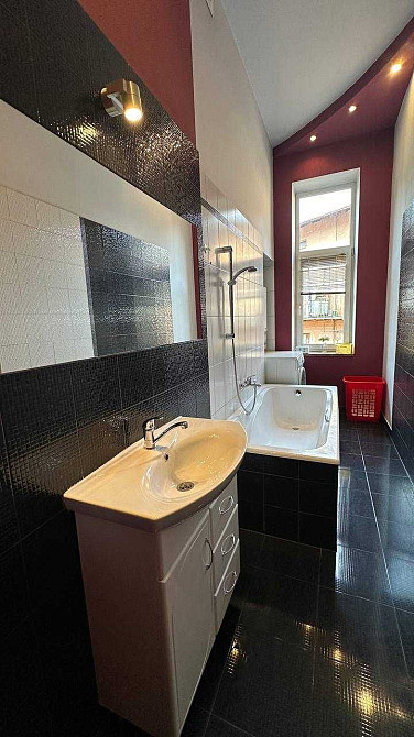 Оренда 3-кімнатної квартири в центрі Львова, площа Франка Львів - зображення 4