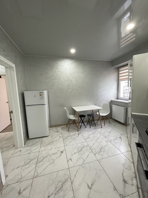 Оренда  1-кімнатна Біля міського озера Ивано-Франковск - изображение 7