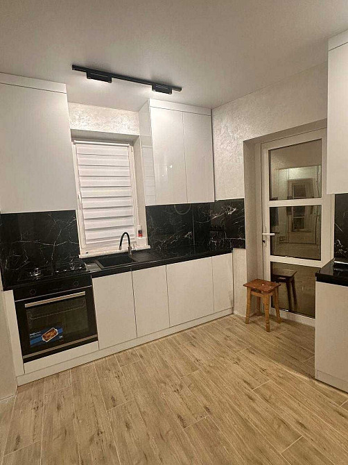 Оренда 1 кімнатної квартири 2 поверхи Ровно - изображение 2