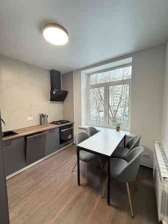 Перша здача! Двокімнатна в центрі Київ