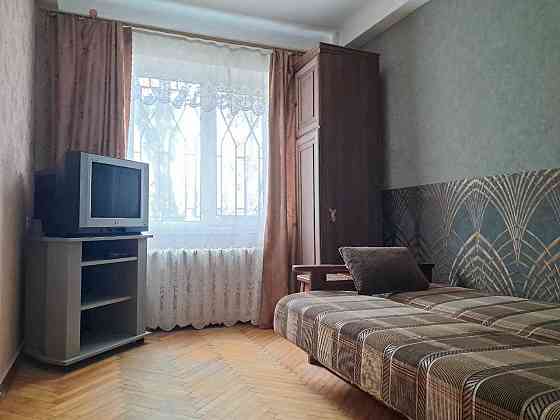 Проспект Миру 9Б, 41 м кв. перший поверх Київ