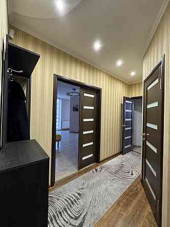 Однокімнатна новобудова ТЦ Майдан, панорамні вікна Чернівці