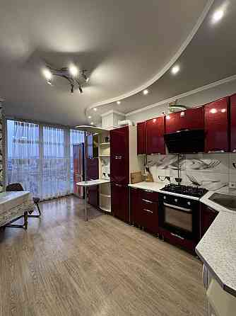 Однокімнатна новобудова ТЦ Майдан, панорамні вікна Чернівці