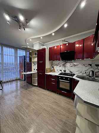 Однокімнатна новобудова ТЦ Майдан, панорамні вікна Чернівці