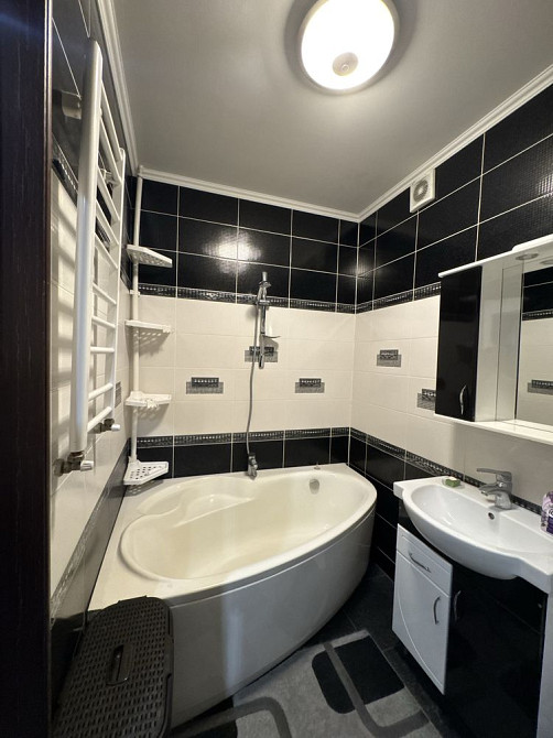 Однокімнатна новобудова ТЦ Майдан, панорамні вікна Черновцы - изображение 5