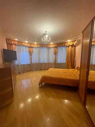 Здається 3 кімнатна квартира32000 грн м .Мінська Тимошенко 21 Київ