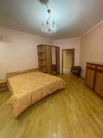 Здається 3 кімнатна квартира32000 грн м .Мінська Тимошенко 21 Київ