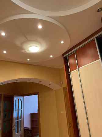 Здається 3 кімнатна квартира32000 грн м .Мінська Тимошенко 21 Київ