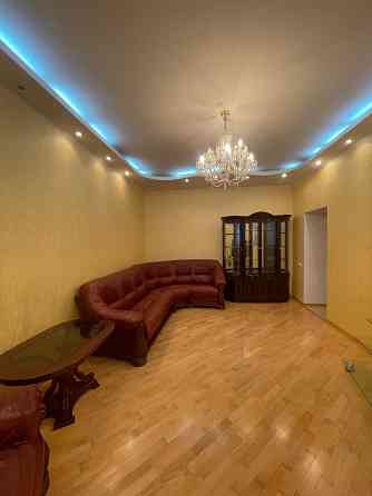 Здається 3 кімнатна квартира32000 грн м .Мінська Тимошенко 21 Київ