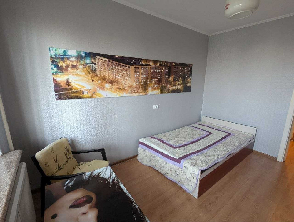 Здається 1о Безручка (Дундича), біля АТБ Ровно - изображение 1