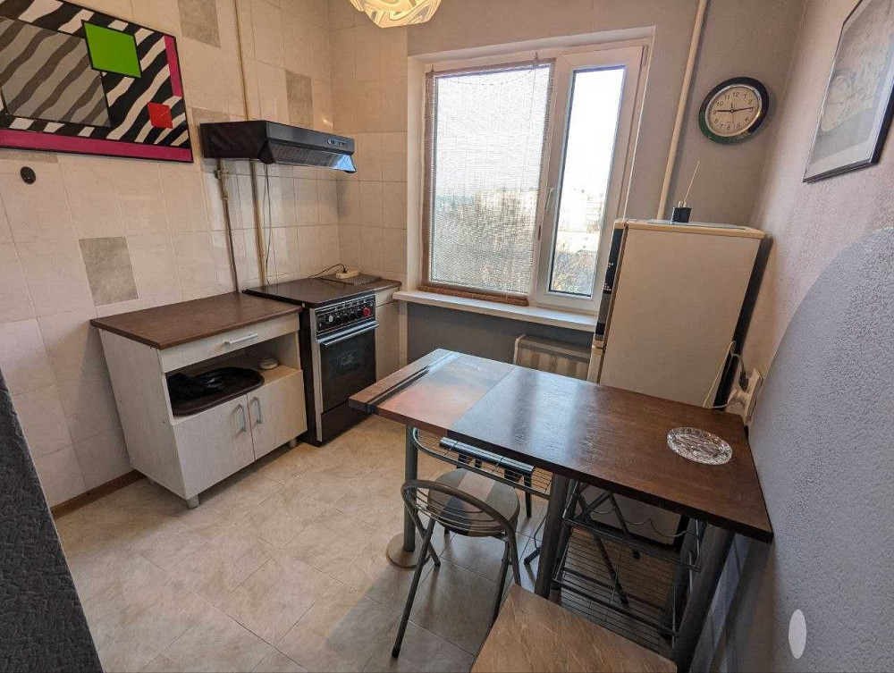 Здається 1о Безручка (Дундича), біля АТБ Ровно - изображение 4