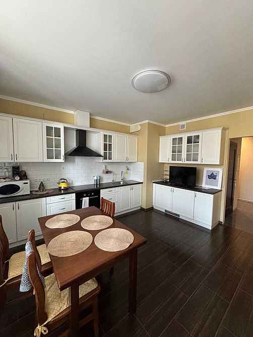 Оренда 2к, вул. А. Ахматової 22, м. Позняки 15 хв. Киев - изображение 1