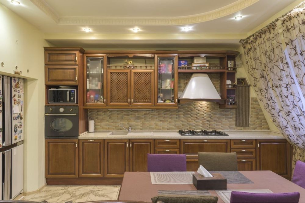 Вул. Кониського (Тургенєвська) 76-78, продаж 4-х кімнатноі Киев - изображение 1