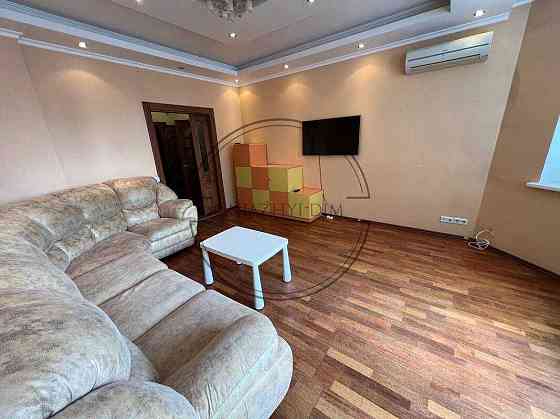 Без комісії .Продається 2 кімнатна роздільна ,Бажана 16 .м. Осокорки Киев