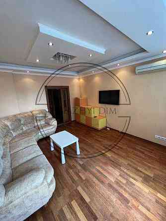 Без комісії .Продається 2 кімнатна роздільна ,Бажана 16 .м. Осокорки Киев