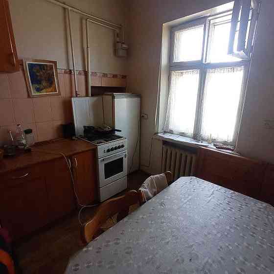 сдам простую 2х комн квартиру ул Мечникова район Привоза Одеса