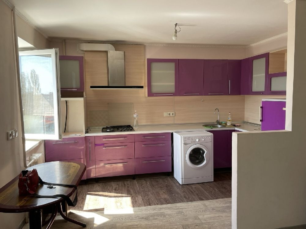 Продаю большую 3х ком в кирпичном доме. Чорноморськ - зображення 2