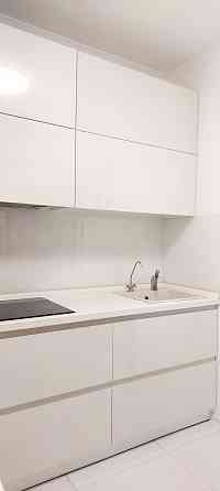 Терміновий продаж 1-кім кв. Милославська 2В,власник,генератор на ліфти Киев