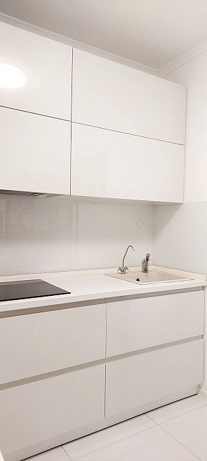 Терміновий продаж 1-кім кв. Милославська 2В,власник,генератор на ліфти Киев - изображение 1