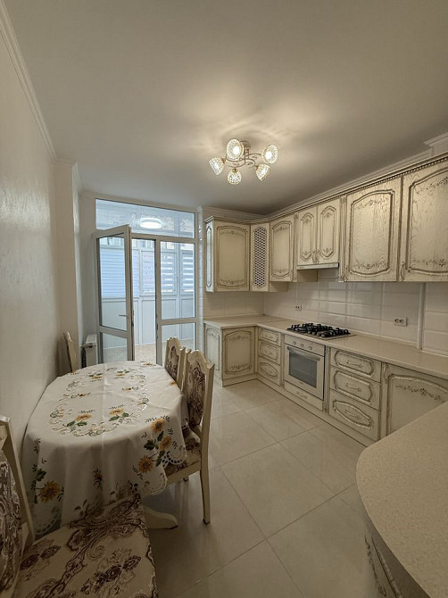 1 комнатная Новостройка ул. Энтузиастов 11 ЖК Сузирье Черновцы - изображение 1