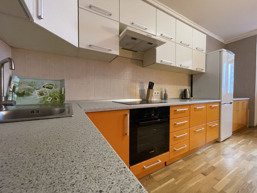 Чудова на Чавдар 13, квартира для дружньої сімʼї, Осокорки, Дарницький Київ - зображення 1