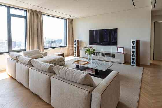 Продаж 4-кімнатна видова квартира в  ЖК «Tetris Hall» ,"Chelsea Tower" Киев