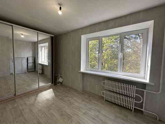 Продаж 2-к квартири Незалежної України ( район зупинки Миру ) Запорожье