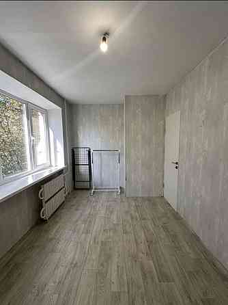 Продаж 2-к квартири Незалежної України ( район зупинки Миру ) Запорожье