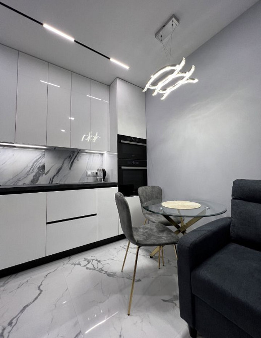 3-кімнатна новобудова з якісним ремонтом, меблями та технікою Чернівці - зображення 2