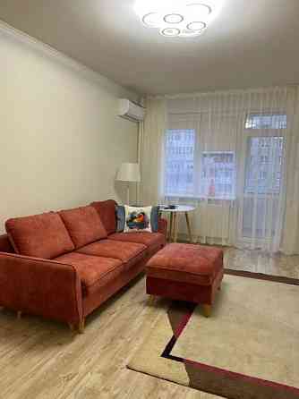 Двокімнатна квартира з ремонтом в центрі Буча