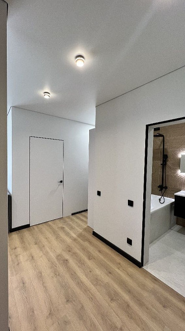 Вишукана 1-кімнатна квартира з ремонтом. ЖК "На Щасливому" Ровно - изображение 4