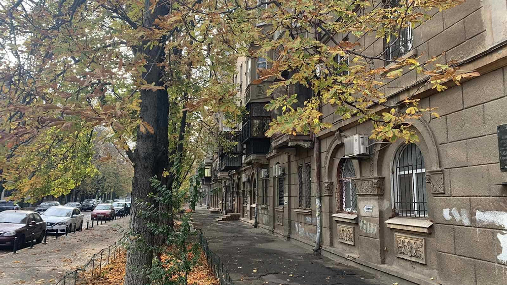 3 к сталинка в центре Одеса - зображення 8