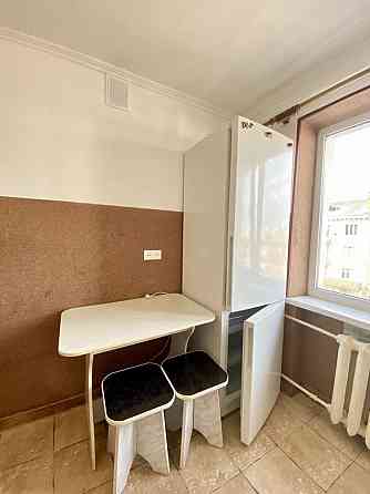 Здам 2х кімнатну, ПРОСПЕКТ-ГОЛОВНА, ЗАСКЛЕНИЙ БАЛКОН, комірка, вільна! Чернівці