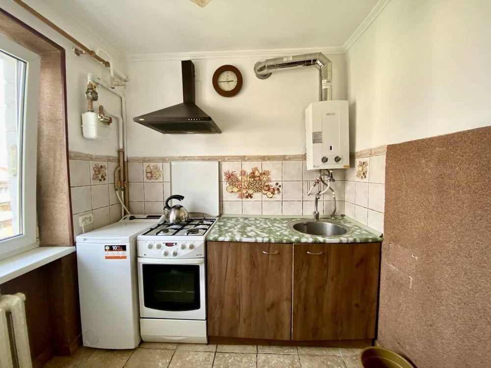 Здам 2х кімнатну, ПРОСПЕКТ-ГОЛОВНА, ЗАСКЛЕНИЙ БАЛКОН, комірка, вільна! Чернівці - зображення 2