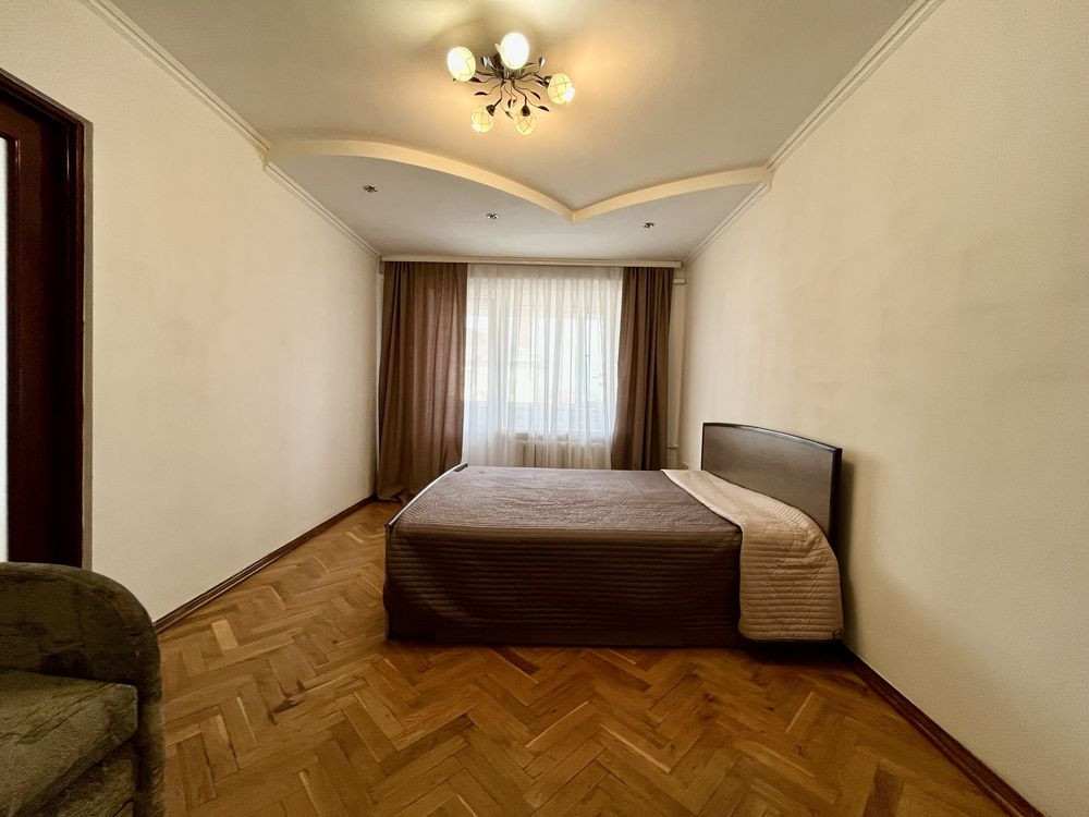 Здам 2х кімнатну, ПРОСПЕКТ-ГОЛОВНА, ЗАСКЛЕНИЙ БАЛКОН, комірка, вільна! Чернівці - зображення 6