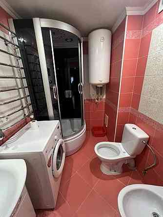 Здається 2 кімнатна квартира вул Небесної Сотні( р-н Парку Жовтневого) Чернівці