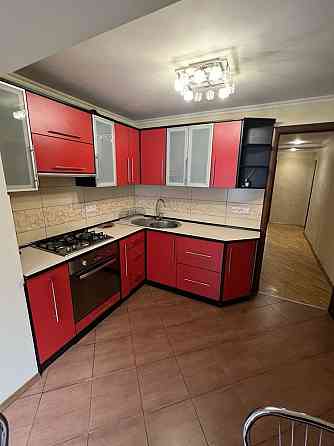 Здається 2 кімнатна квартира вул Небесної Сотні( р-н Парку Жовтневого) Чернівці